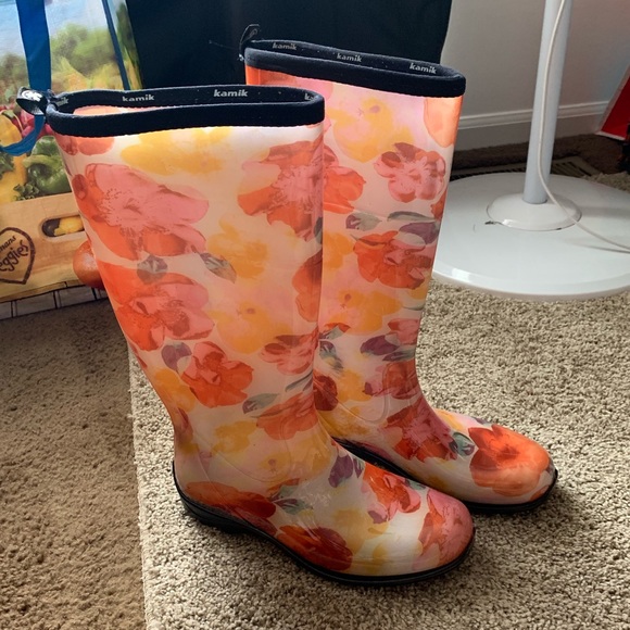 Rain boots - Picture 1 of 4